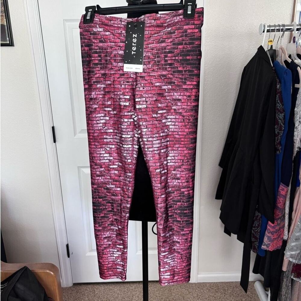 Terez leggings medium NWT Brick pattern